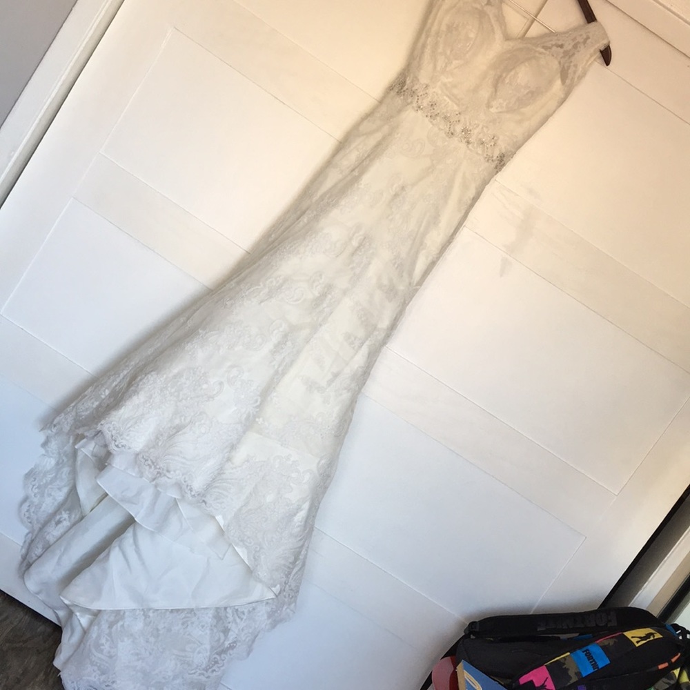 Wedding dress - Picture 4 of 4